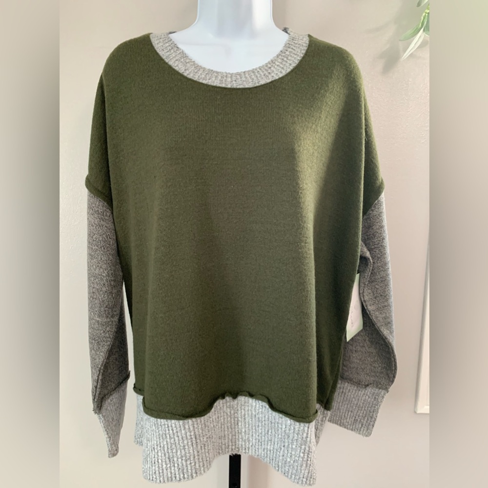 KEREN Hart Olive, Tan and Gray Crew Neck Sweater